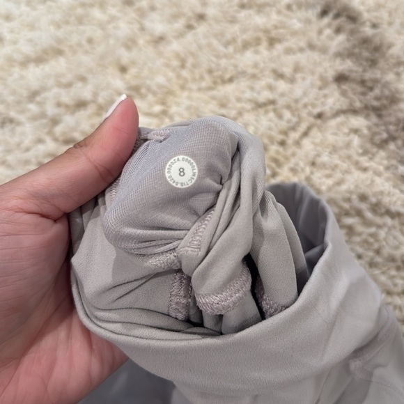 Light Gray Lululemon Double lined Align Leggings 28” NWOT - Picture 2 of 3
